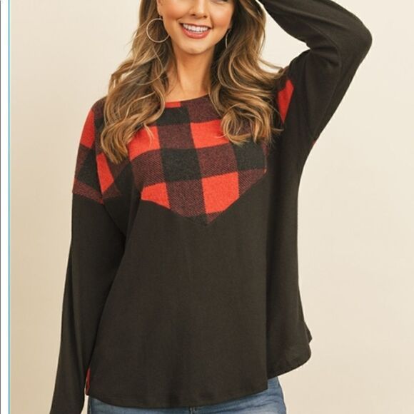 Super Cute Buffalo Plaid Sweater - Picture 1 of 13